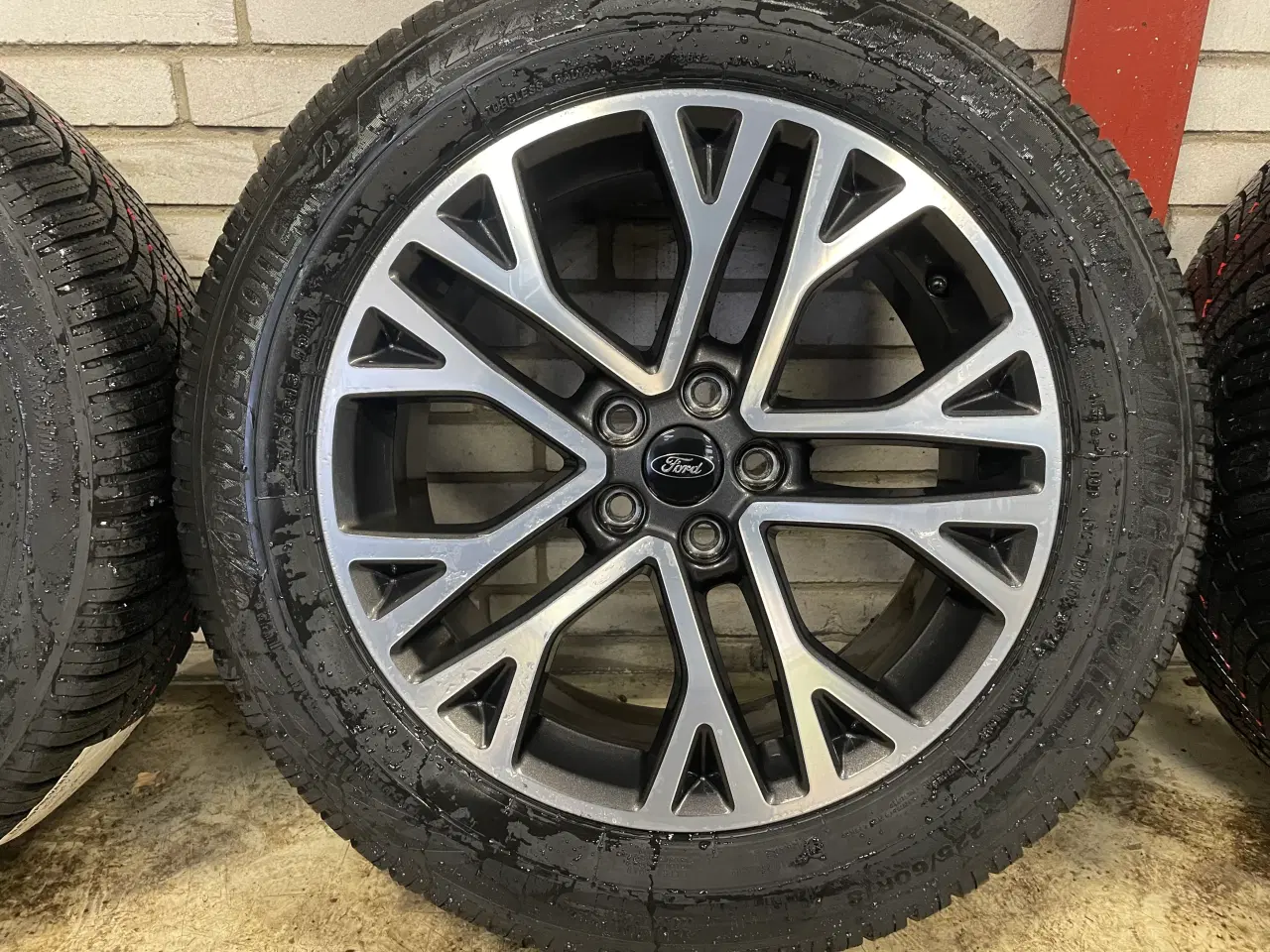 Billede 6 - 18 Ford Kuga Plug-in 225/60r18 Ref.98 vinter