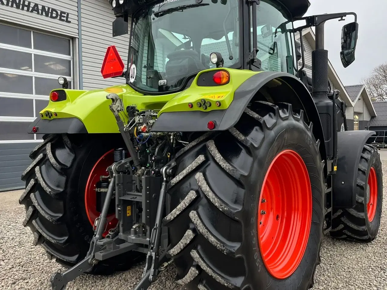Billede 17 - CLAAS ARION 650 med frontlift og frontlæsser