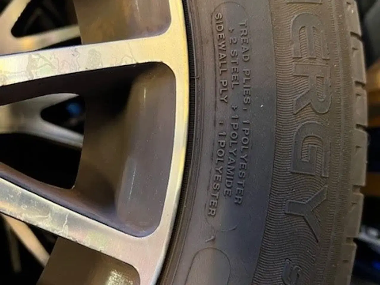Billede 4 - Alufælge med gode michelin dæk til Toyota avensis