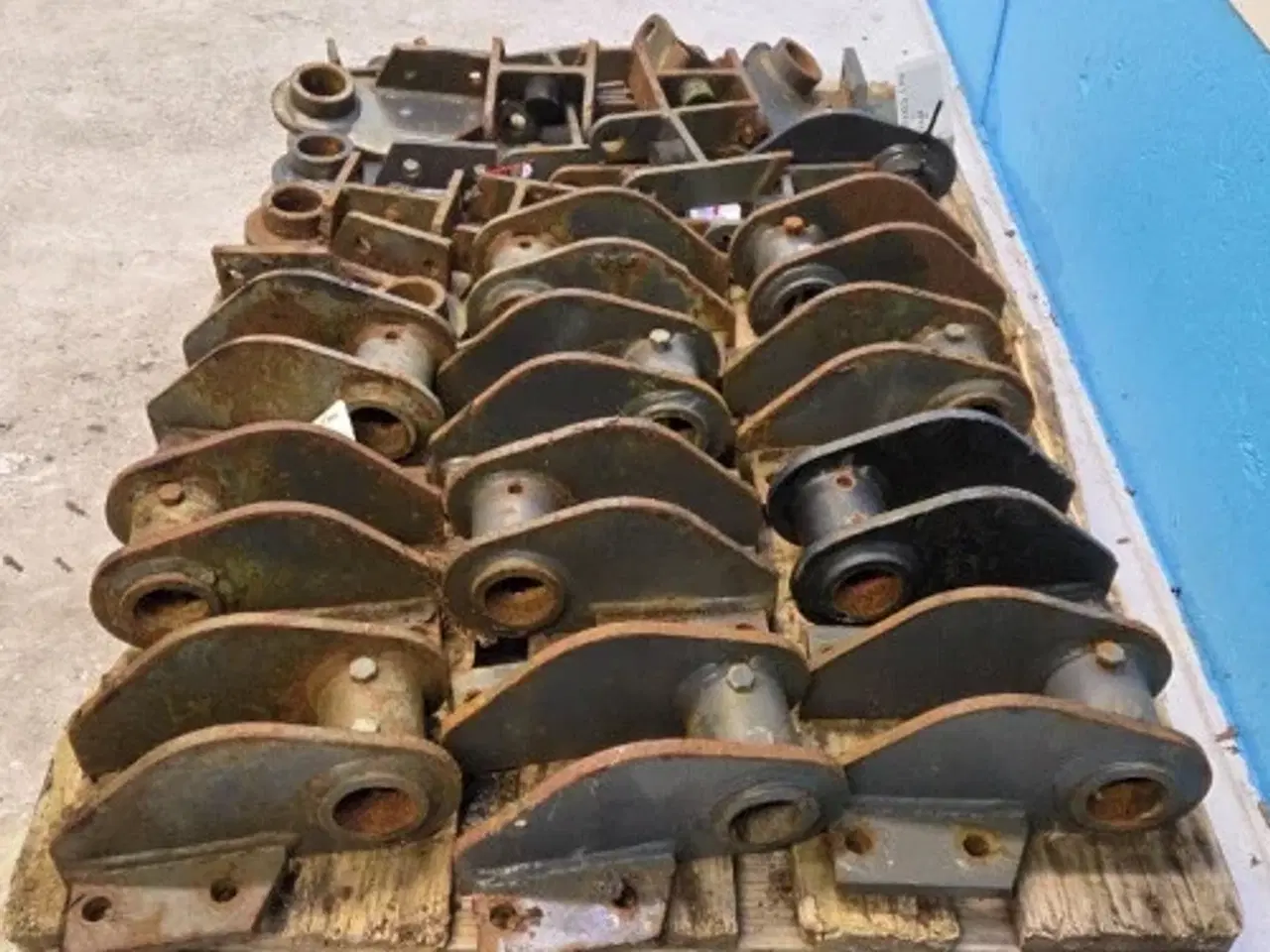 Billede 5 - New Holland B115C Dele til Pallegafler 87310374