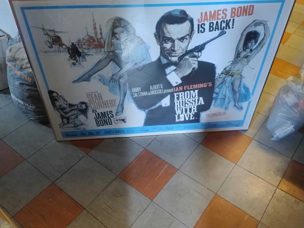 Billede 2 - Plakat med James Bond 