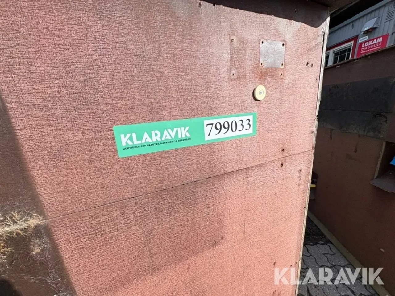 Billede 9 - Isoleret kasse med vandtank og vandværk