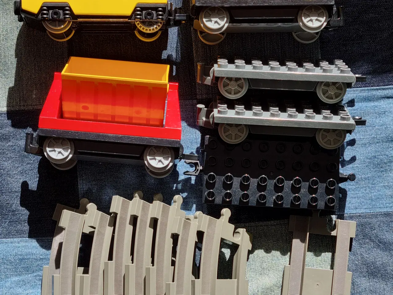 Billede 3 - Duplo togbane med ekstra dele.
