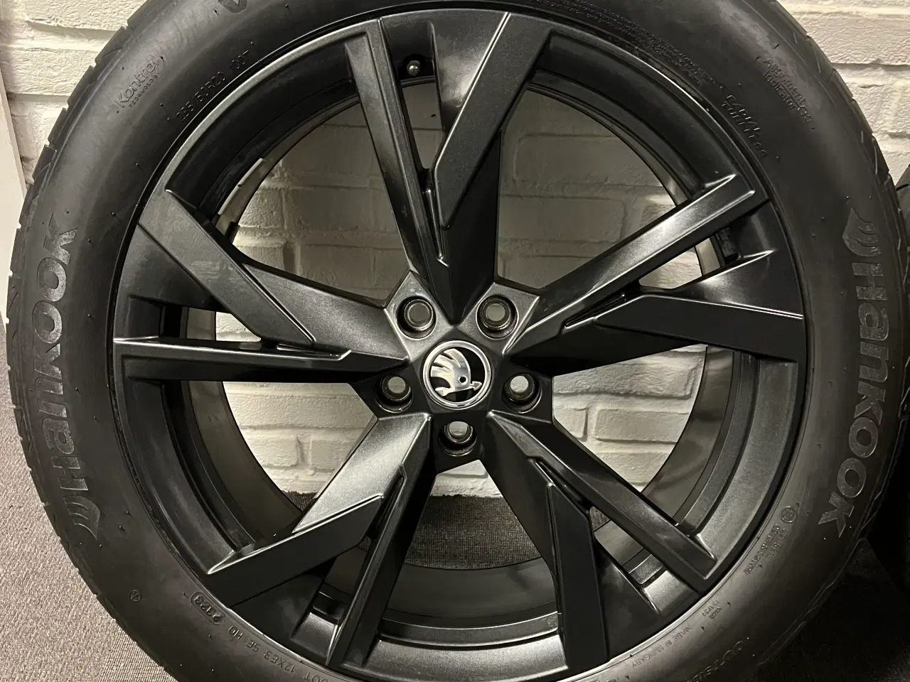 Billede 5 - Originale Skoda Enyaq fælge med sommerdæk