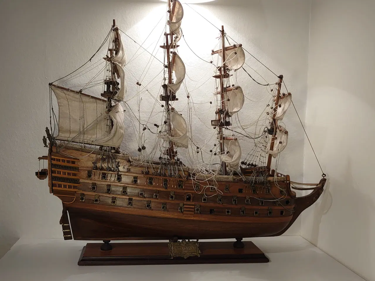 Billede 1 - Stort modelskib "Victory år 1805" L70cm, H65cm.