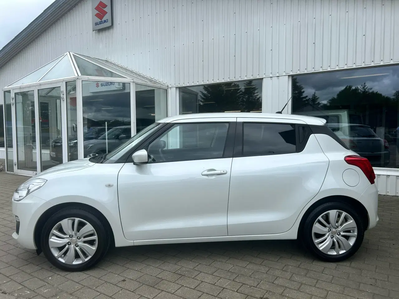 Billede 3 - Suzuki Swift 1,2 Dualjet Action AEB 90HK 5d