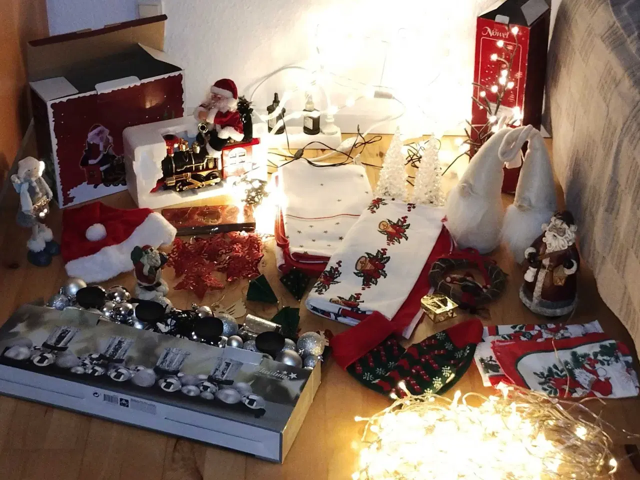 Billede 2 - Julepakke sælges til 240 kr