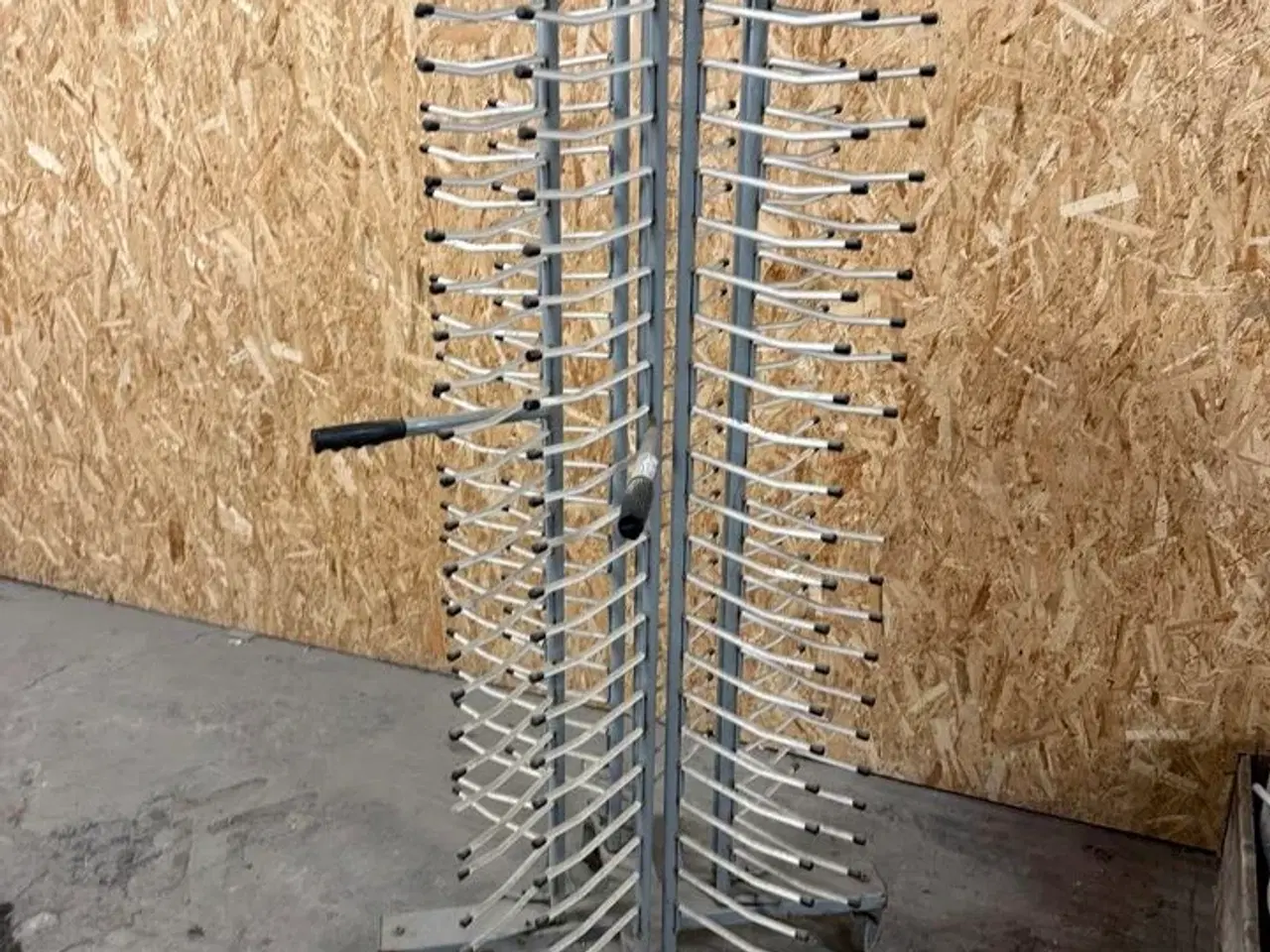 Billede 1 - Tallerkenrack på hjul -plads til 100 tallerkner (MOMSFRI)