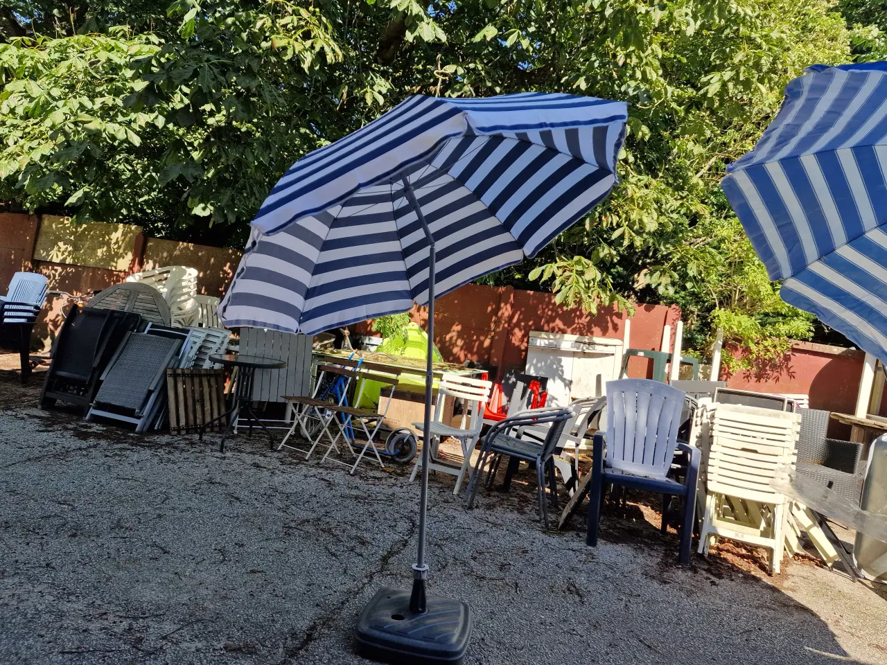 Billede 4 - Knækparasol med stang og fod og bærepose