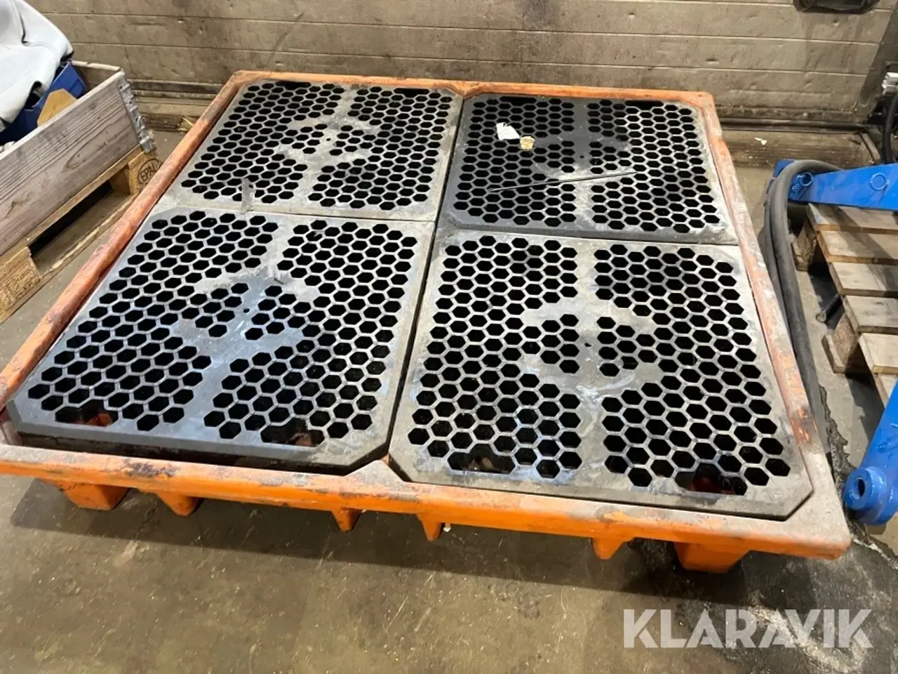 Billede 10 - Olieopsamling Alfa bakke og beholder