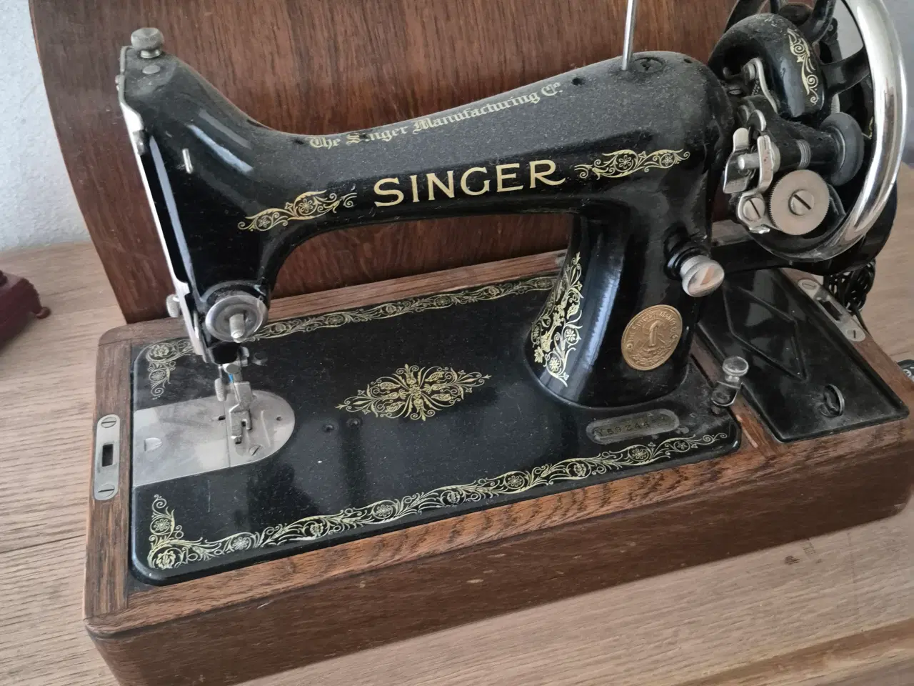 Billede 1 - Gl. symaskine