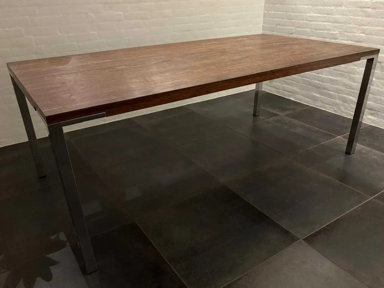 Billede 3 - Spisebord, Massiv Valnød bordplade