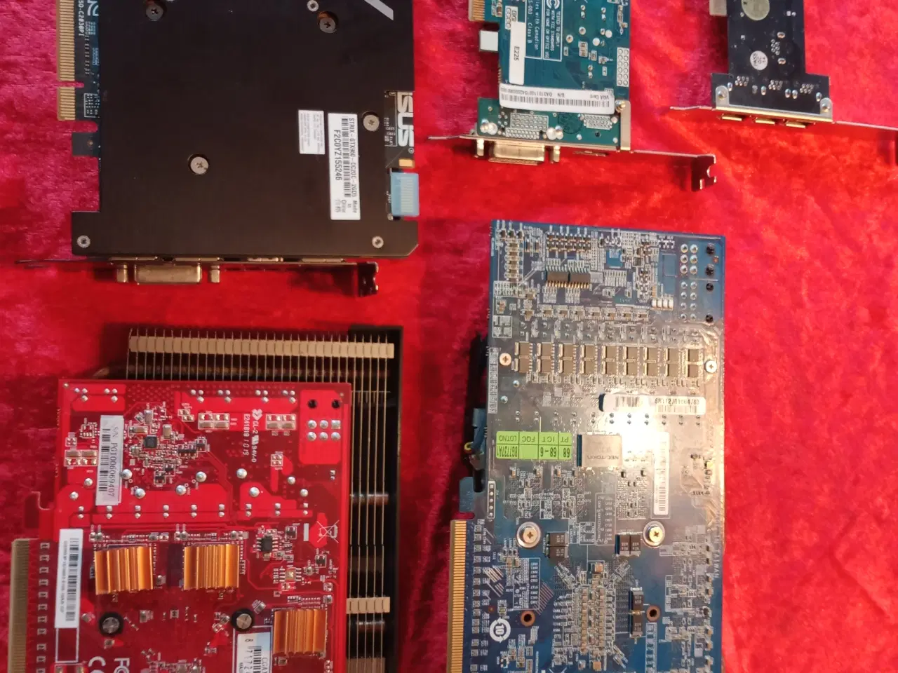 Billede 5 - 4 pci-e grafikkort + 1 firewire