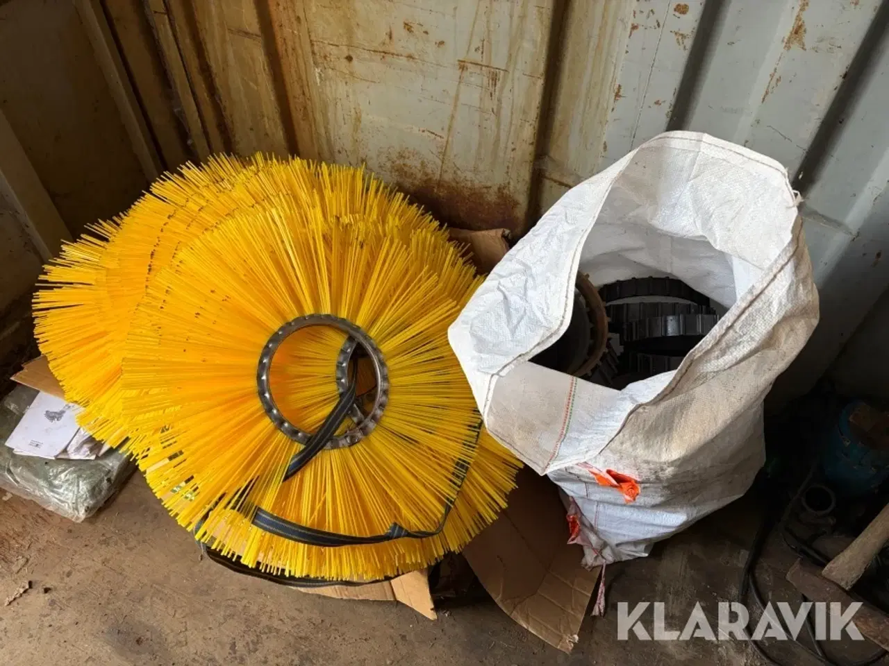 Billede 1 - Koste Fejemaskine Løse koste med afstandsringe 39 styk