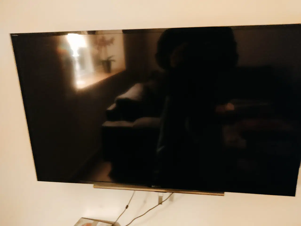 Billede 2 - 43 " Tv til salg med væg beslag 