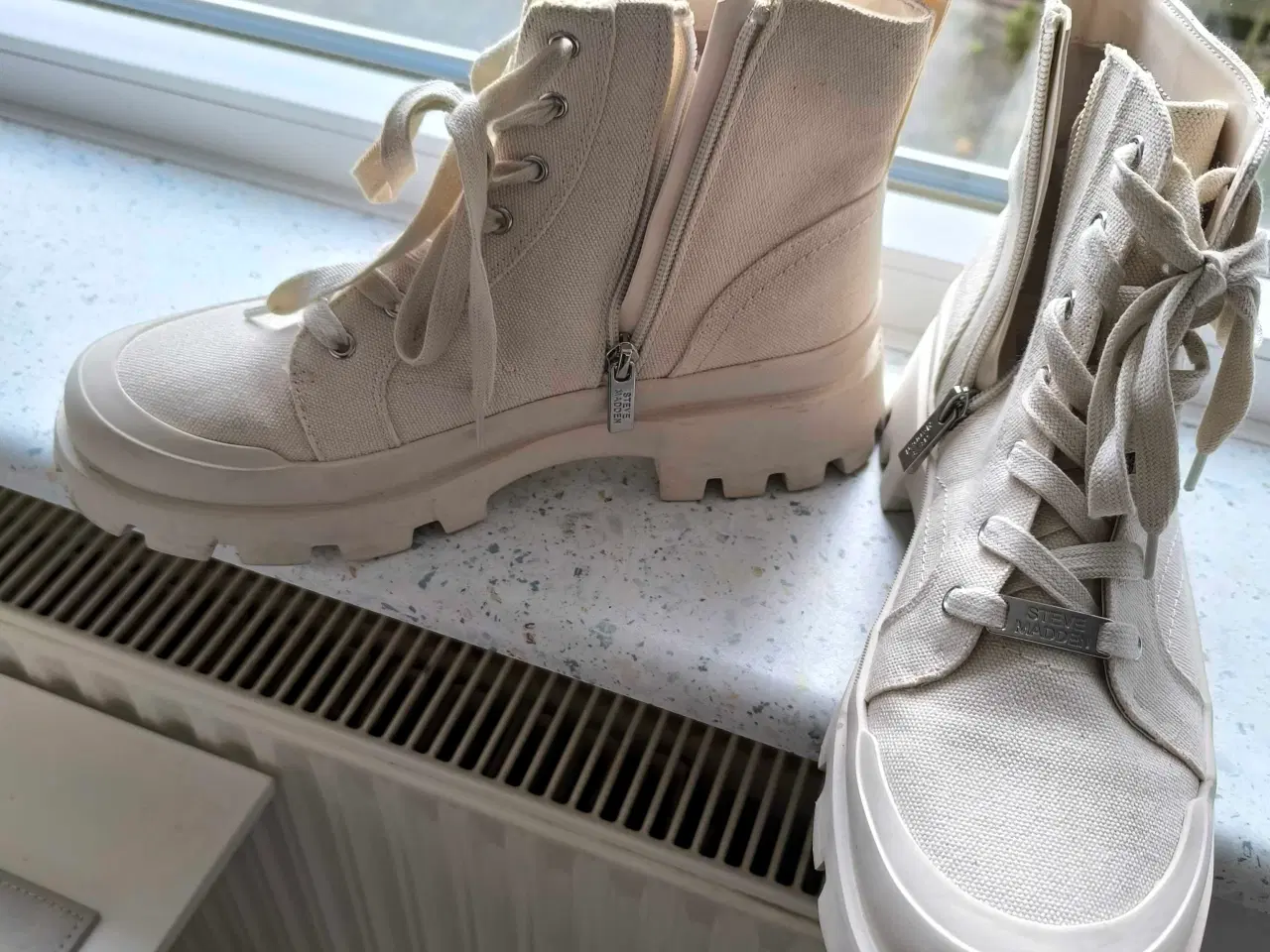 Billede 2 - Meget pænt og moderne canvas sko