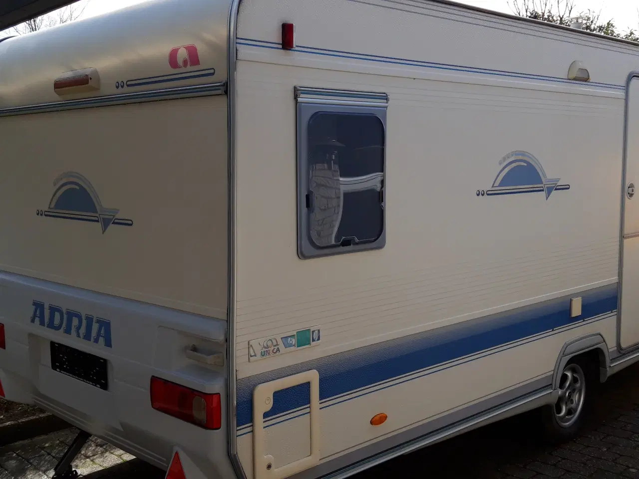 Billede 2 - Adria Unica 502 UP. Totalvægt 1200 kg.