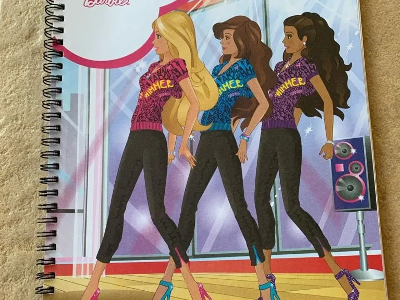 Billede 3 - Barbie min egen designbog