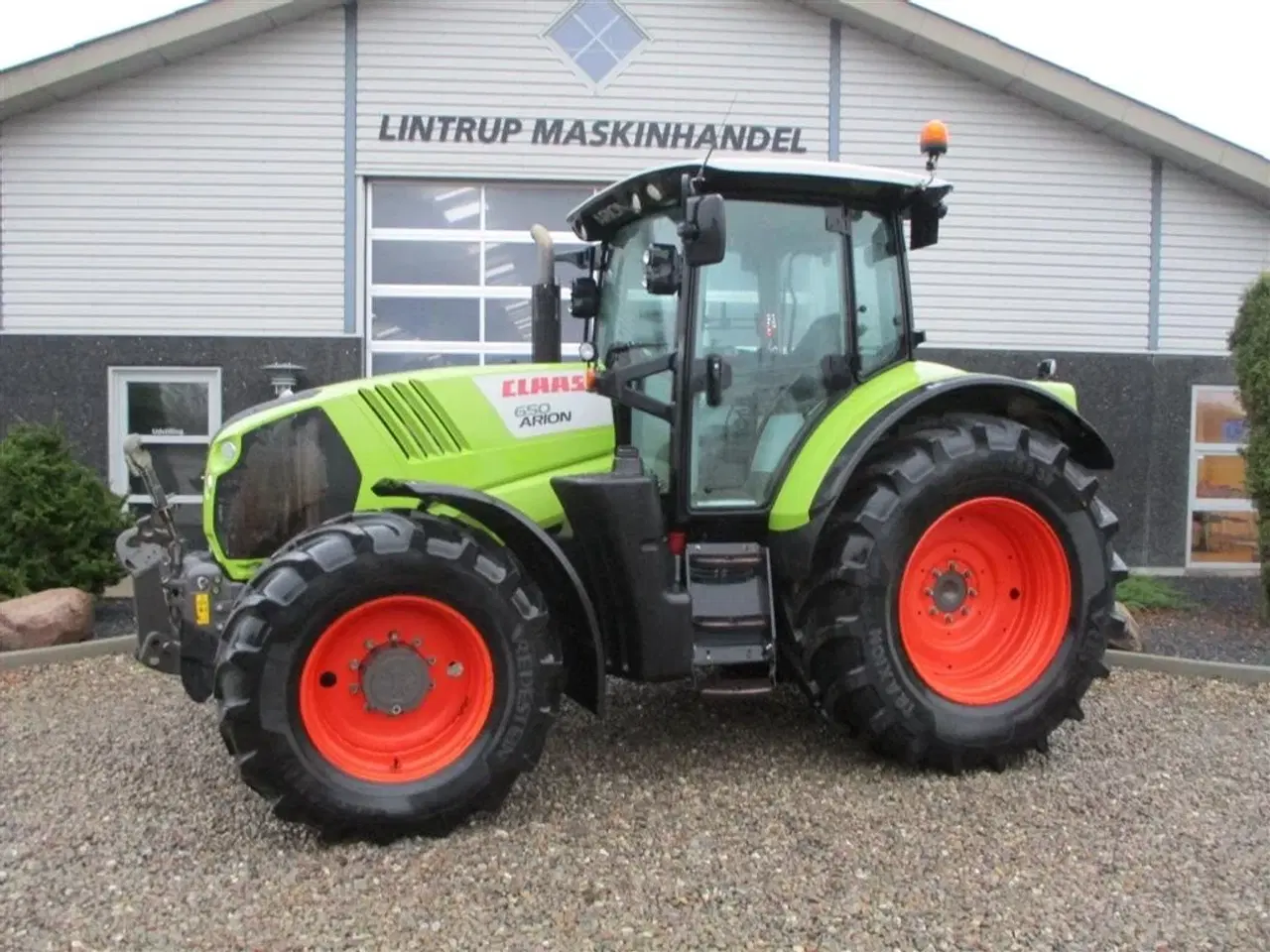 Billede 20 - CLAAS ARION 650 C-matic med frontlift, affjedret foraksel og affjedret kabine.