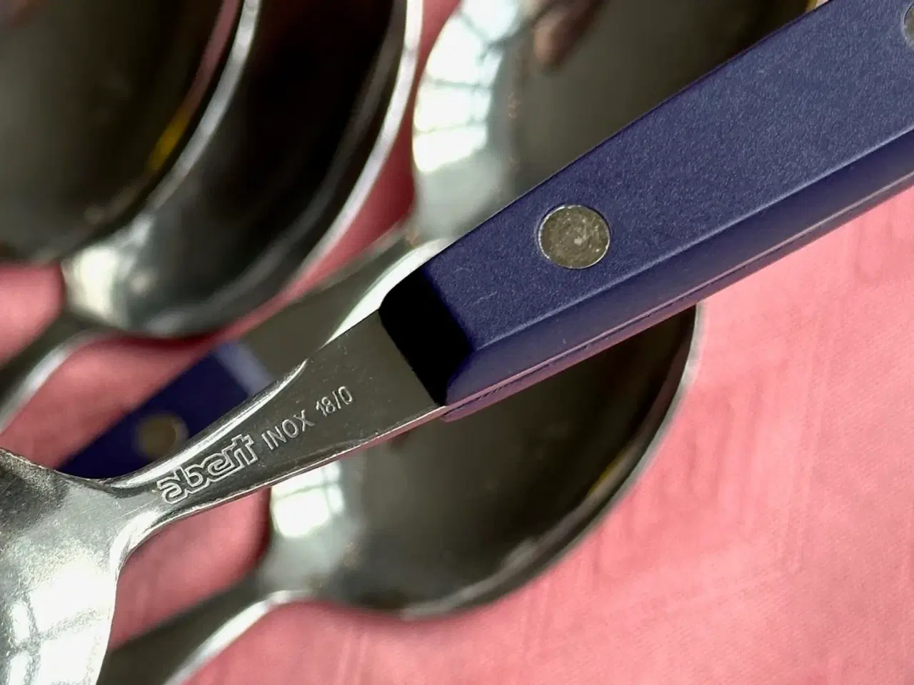 Billede 5 - Spiseskeer m plastskaft, 7 stk samlet