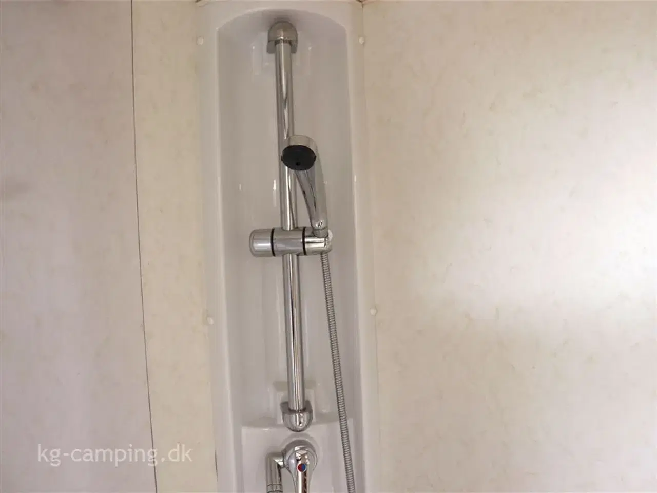 Billede 15 - 2020 - Hobby De Luxe 545 KMF   Velholdt 3-køjers vogn fra Hobby.