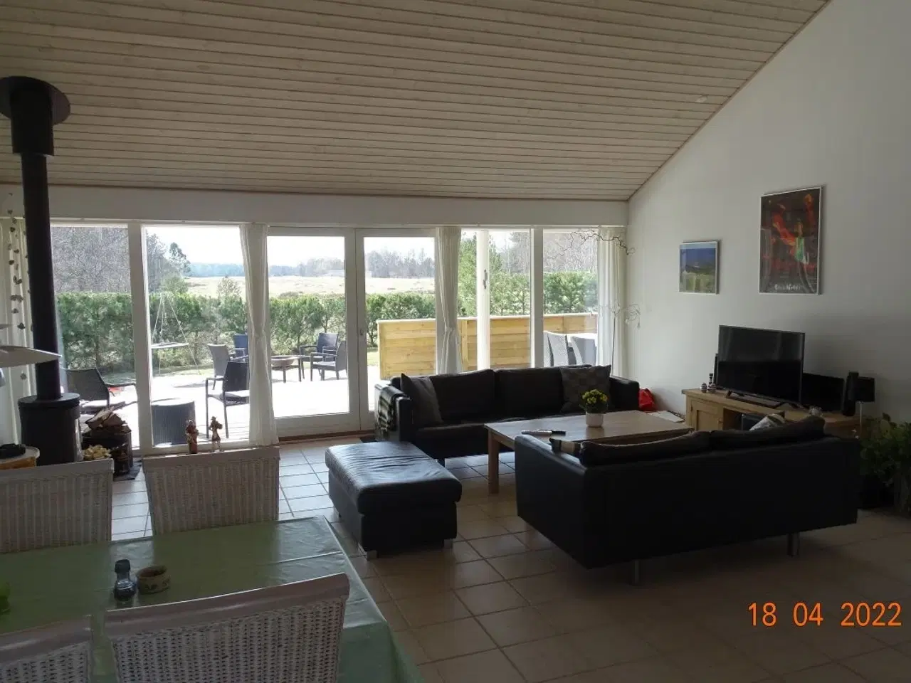 Billede 5 - L�kkert sommerhus fra 2008. Beliggende p� ugenert grund, kun 200 m fra dejlig badestrand.