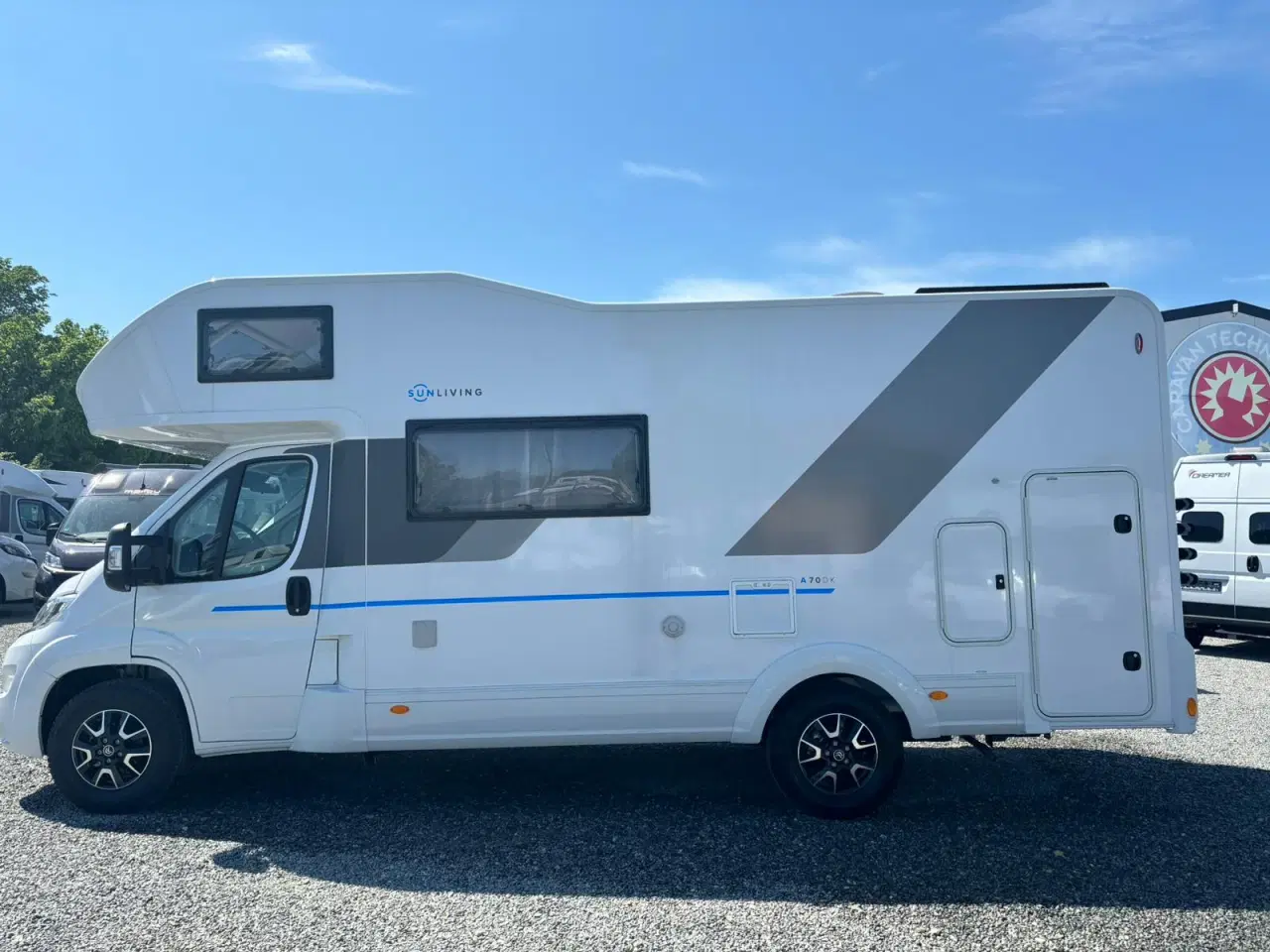 Billede 4 - A70DK Familie Alkove Autocamper | 6 Sæder & Sovepl