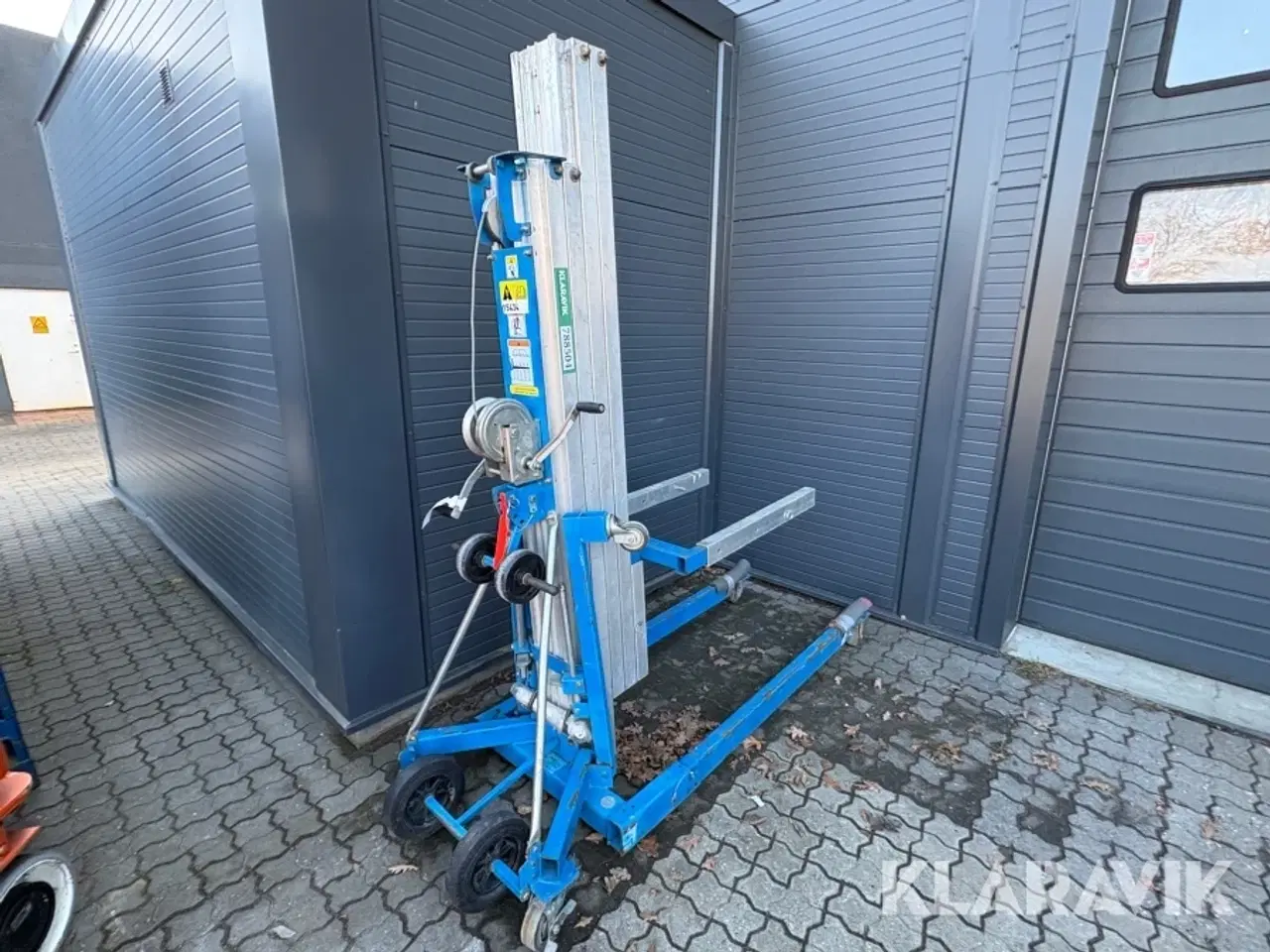 Billede 1 - Materialehejs Genie SLA-20