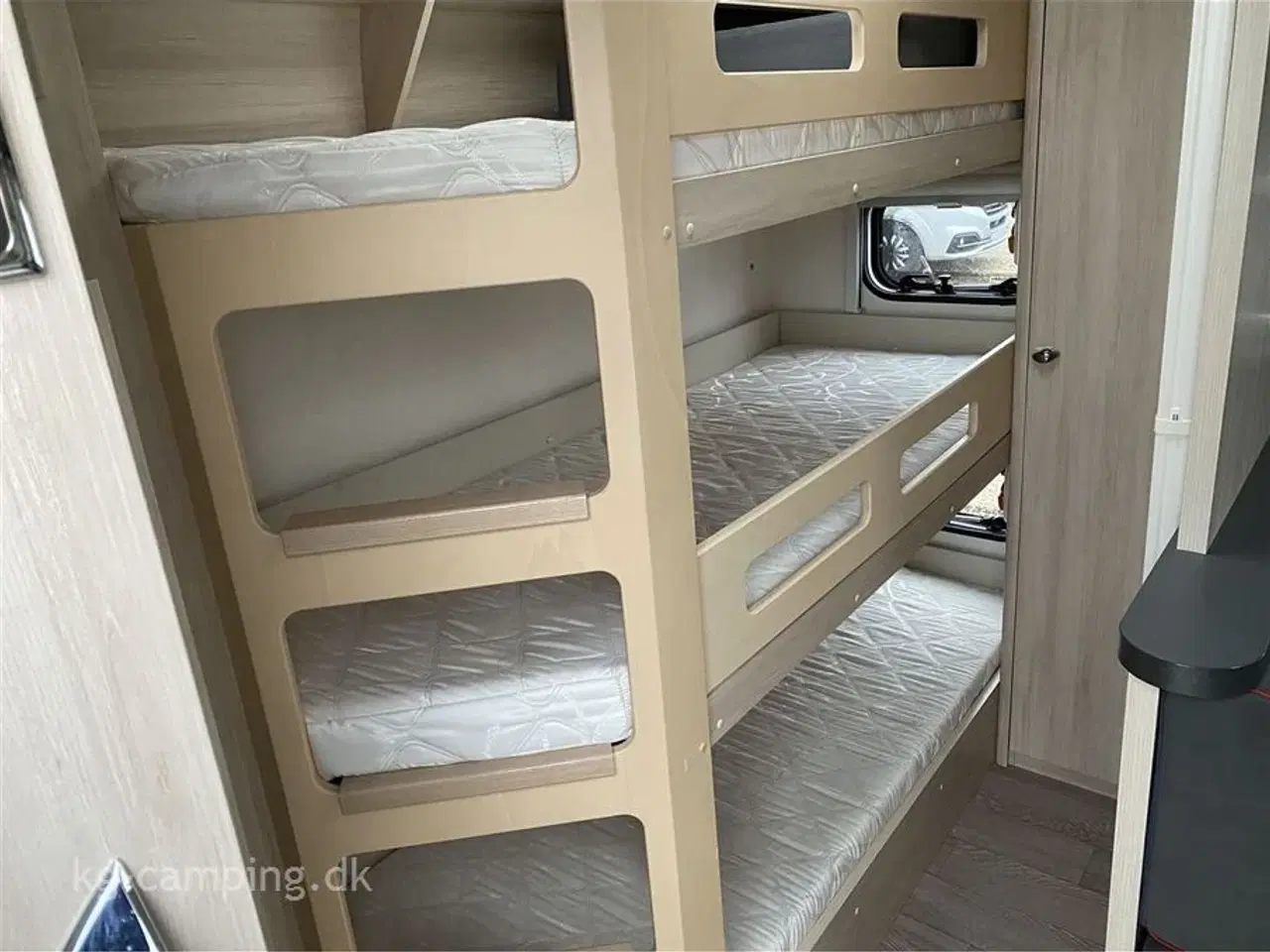 Billede 6 - 2018 - Hobby De Luxe Edition 560 KMFe 3-køjers vogn med dobbeltseng