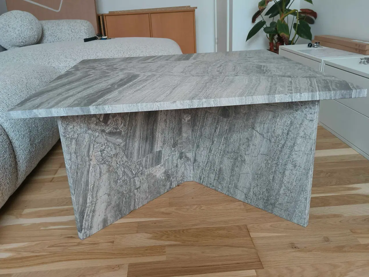 Billede 1 - Massiv grå marmorbord