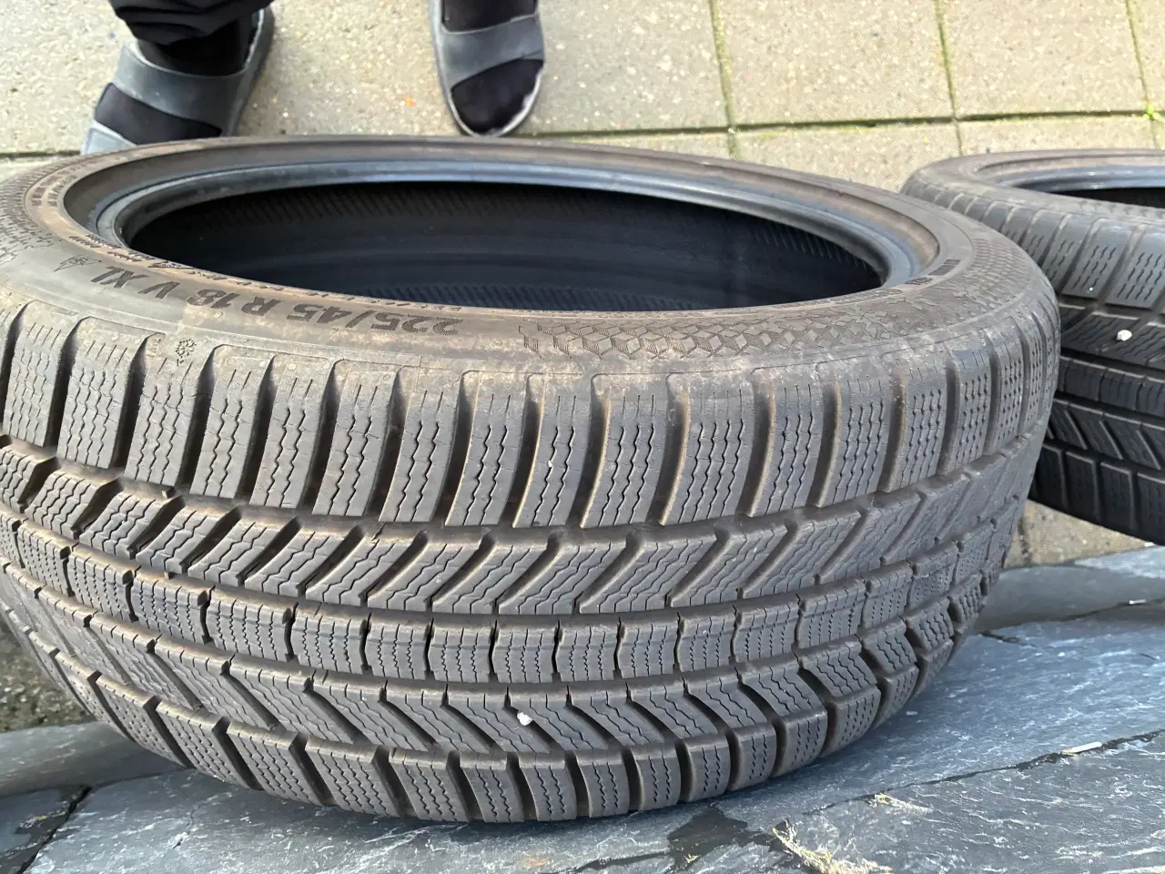 Billede 3 - 225/45-18 v xl 95