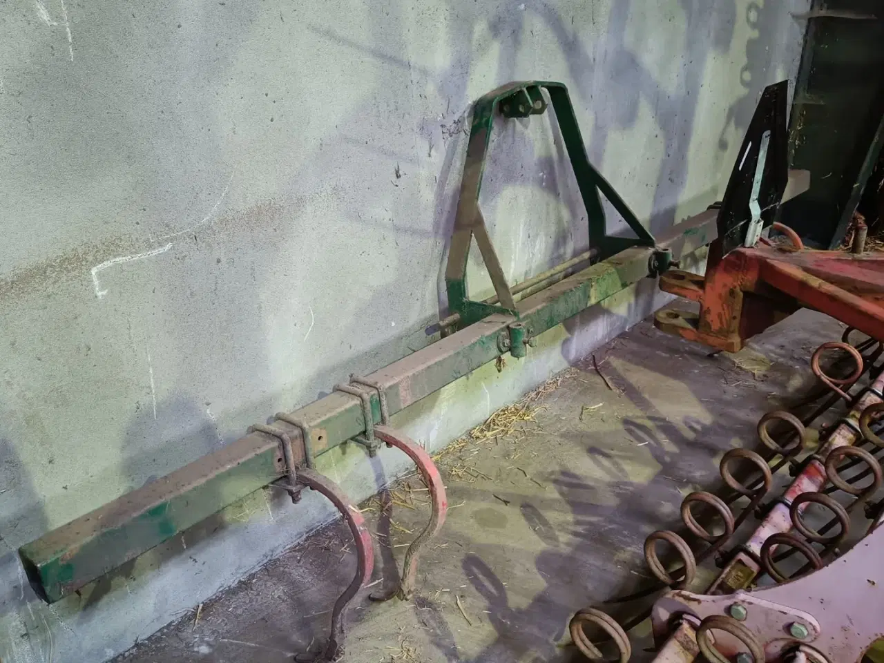 Billede 16 - Underhaug 4 rækket med Viby bejdsetank & sporløsner