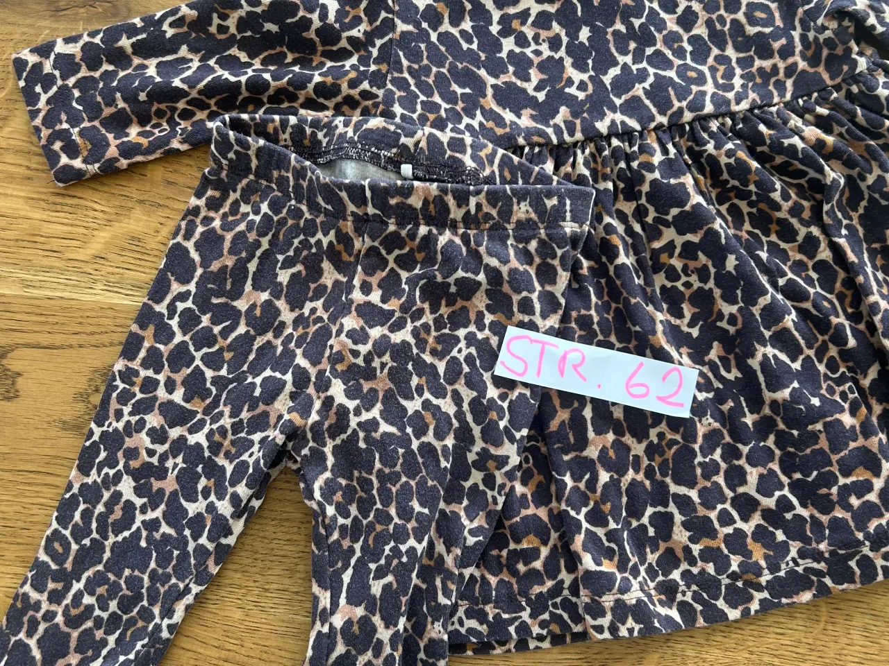 Billede 3 - Babytøj til pige str. 62