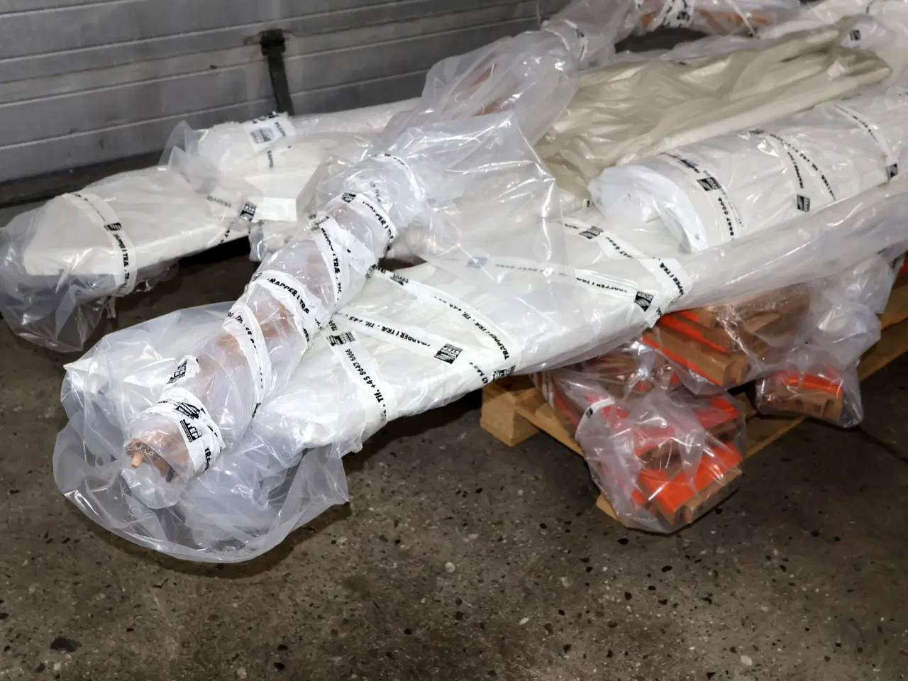 Billede 9 -  ¼-svingstrappe med trin og håndlister