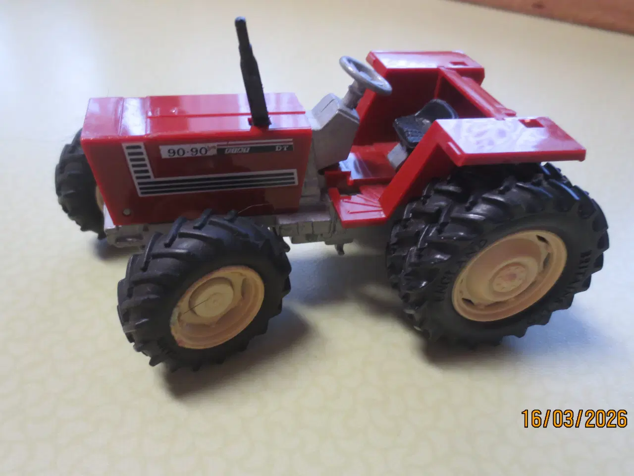 Billede 1 - 1 stk Modeltraktor Fiat 90-90 4WD