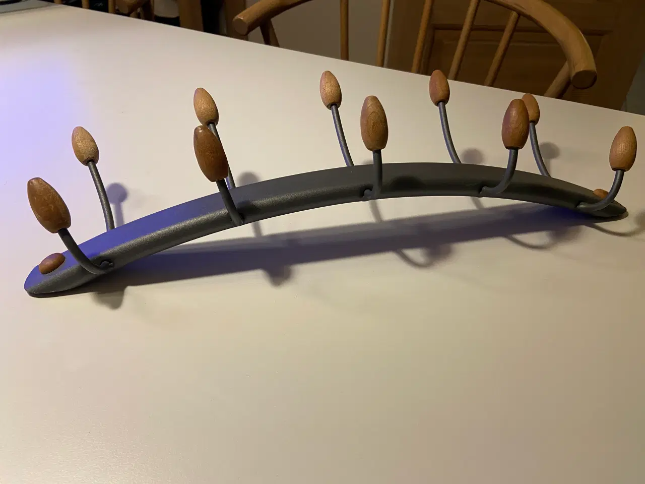 Billede 1 - Knagerække i metal og træ