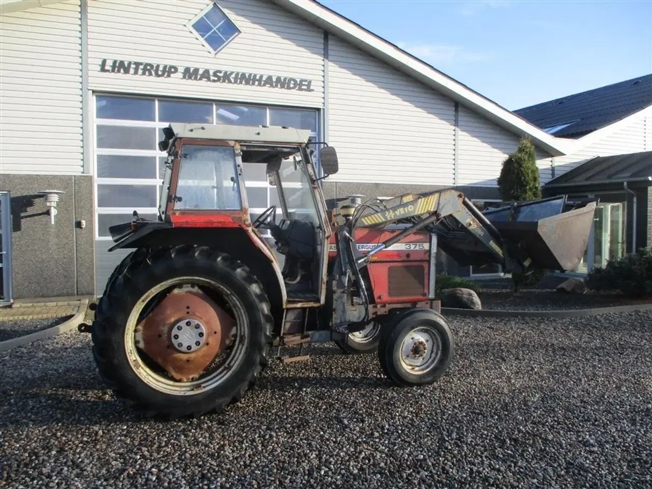 Billede 12 - Massey Ferguson 375 HiLine med frontlæsser