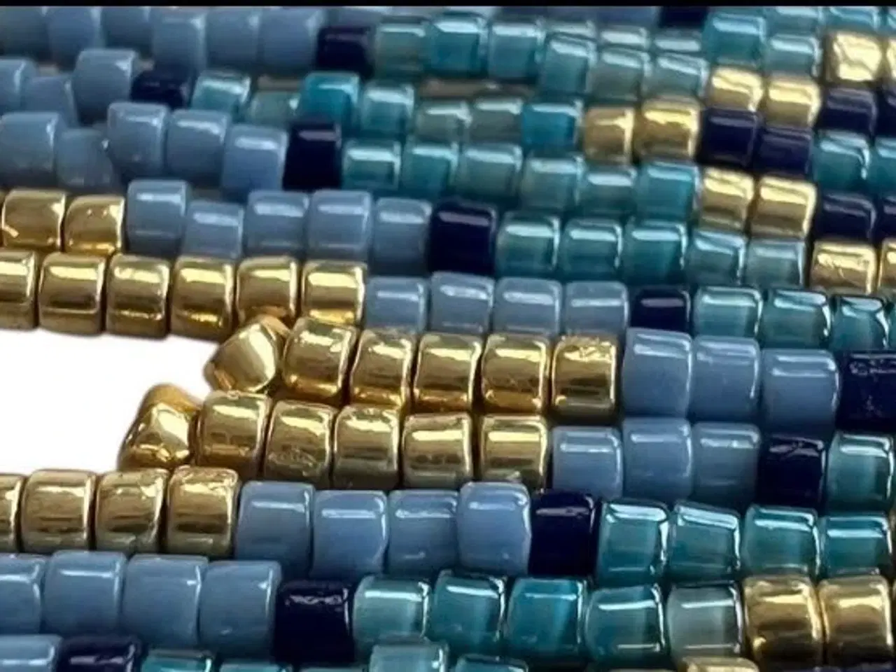 Billede 3 - Grønlandske øreringe, håndlavede 