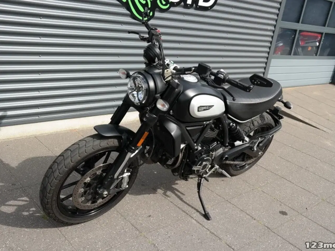 Billede 17 - Ducati Scrambler Icon Dark MC-SYD       BYTTER GERNE