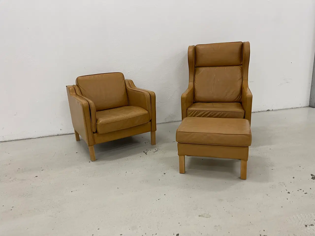 Billede 2 - Skalma Cerena øreklapstol og lav stol m/skammel .