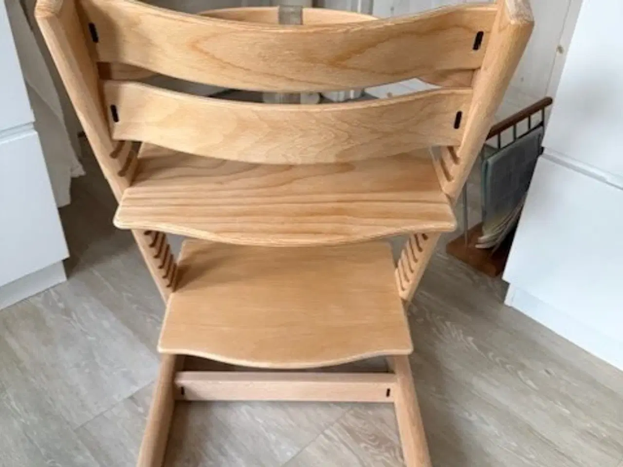 Billede 5 - Trip Trap Højstol i Massiv Bøg Lys Natur.