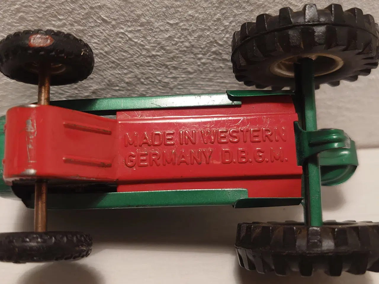 Billede 5 - Lille metaltraktor.mrk:Made in Germany.D.B.G.M.   