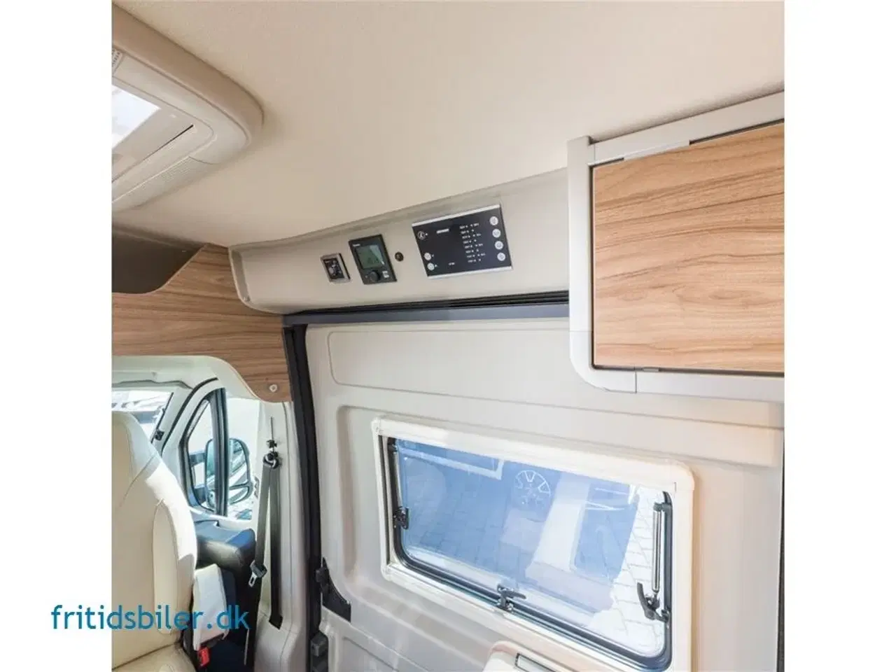 Billede 15 - 2024 - Hymer Campervan Yellowstone   Hymer Campervan Yellowstone Hymers flagskib indnefor Fritidsbiler masser af plads og med 2 enkeltsenge