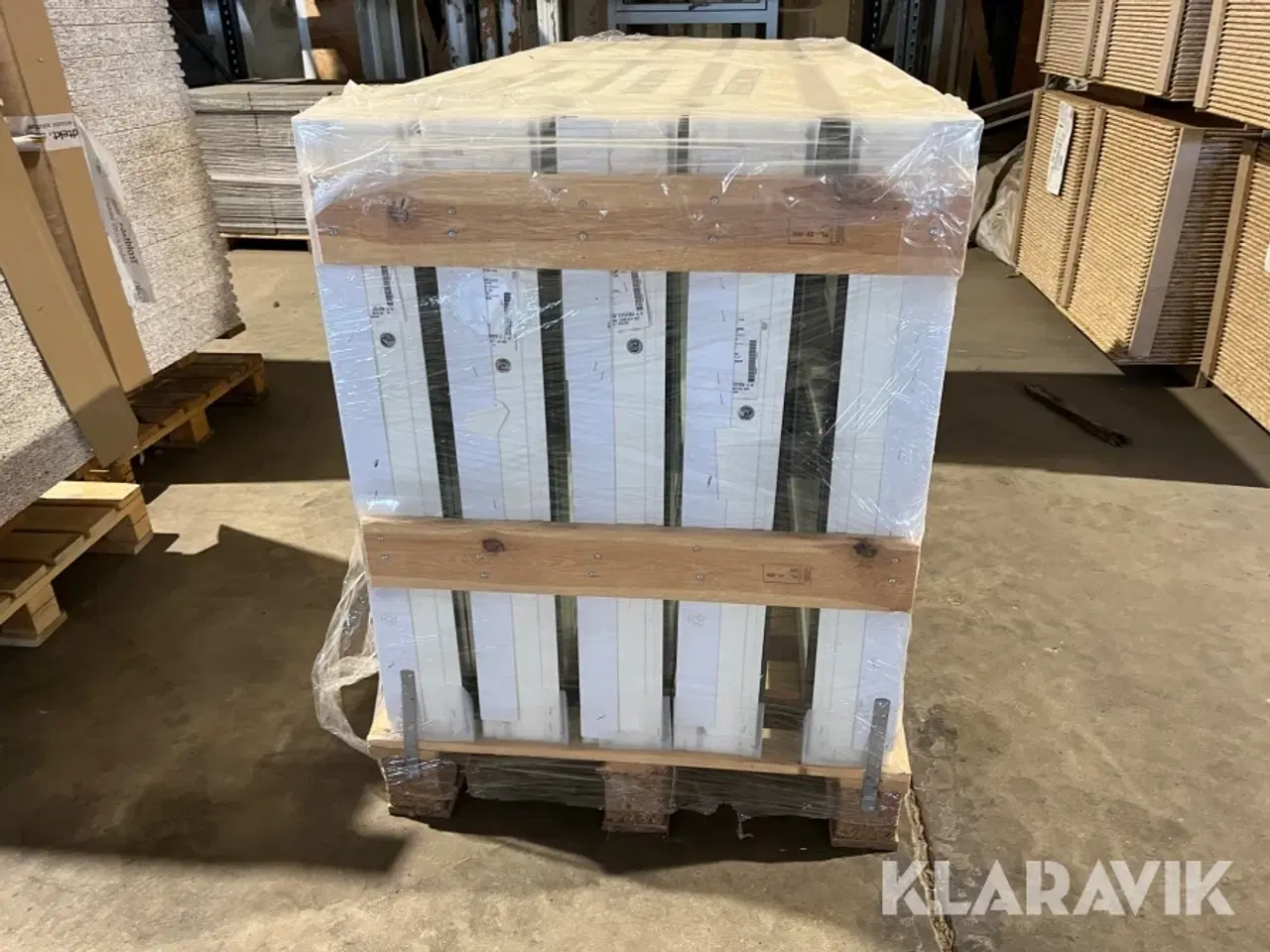 Billede 2 - Vinduer Rationel Træ/alu hvid indvendigt, antracit udvendigt. 5 styks