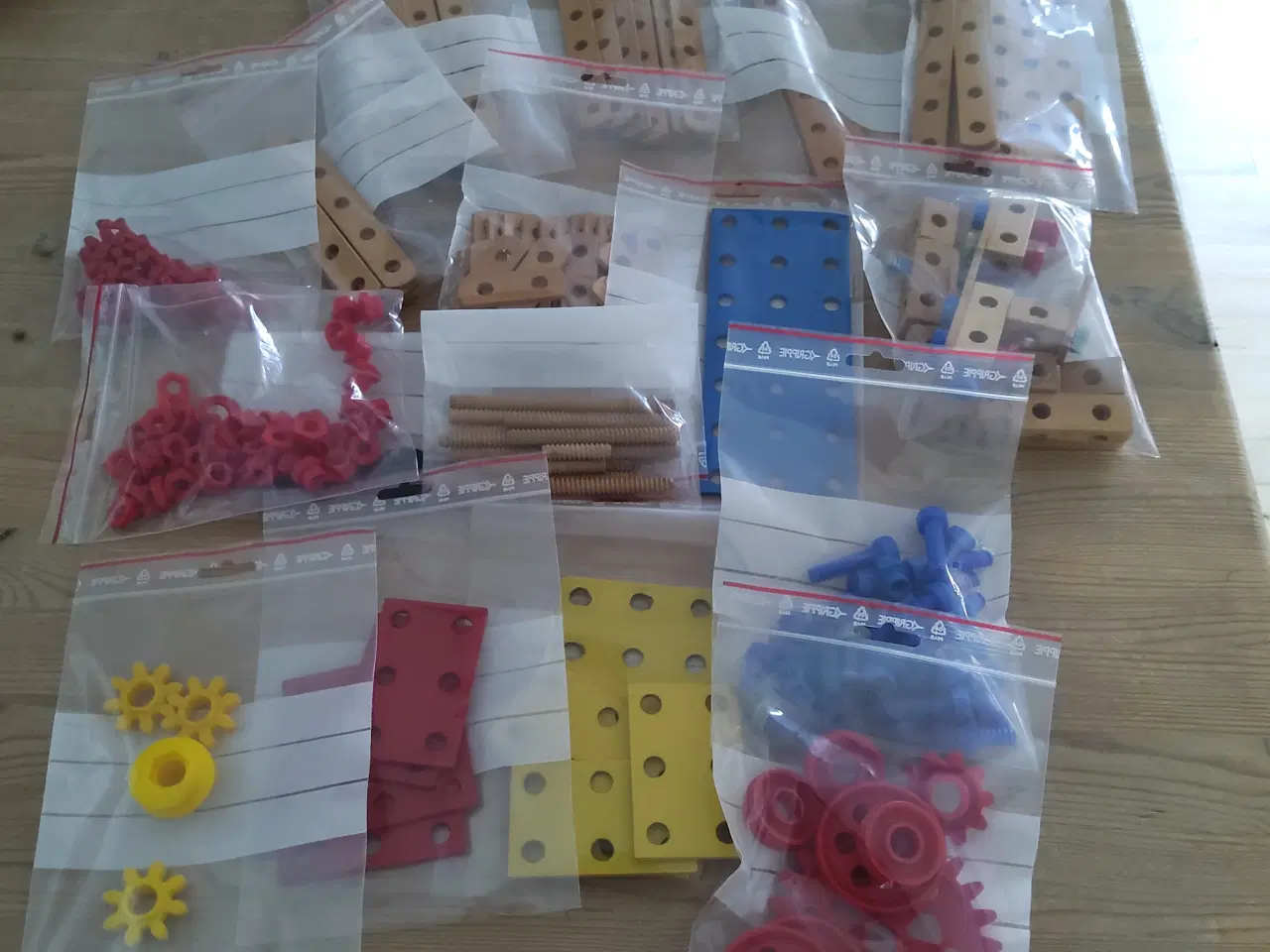 Billede 4 - Lego bilofix byggesæt i træ.