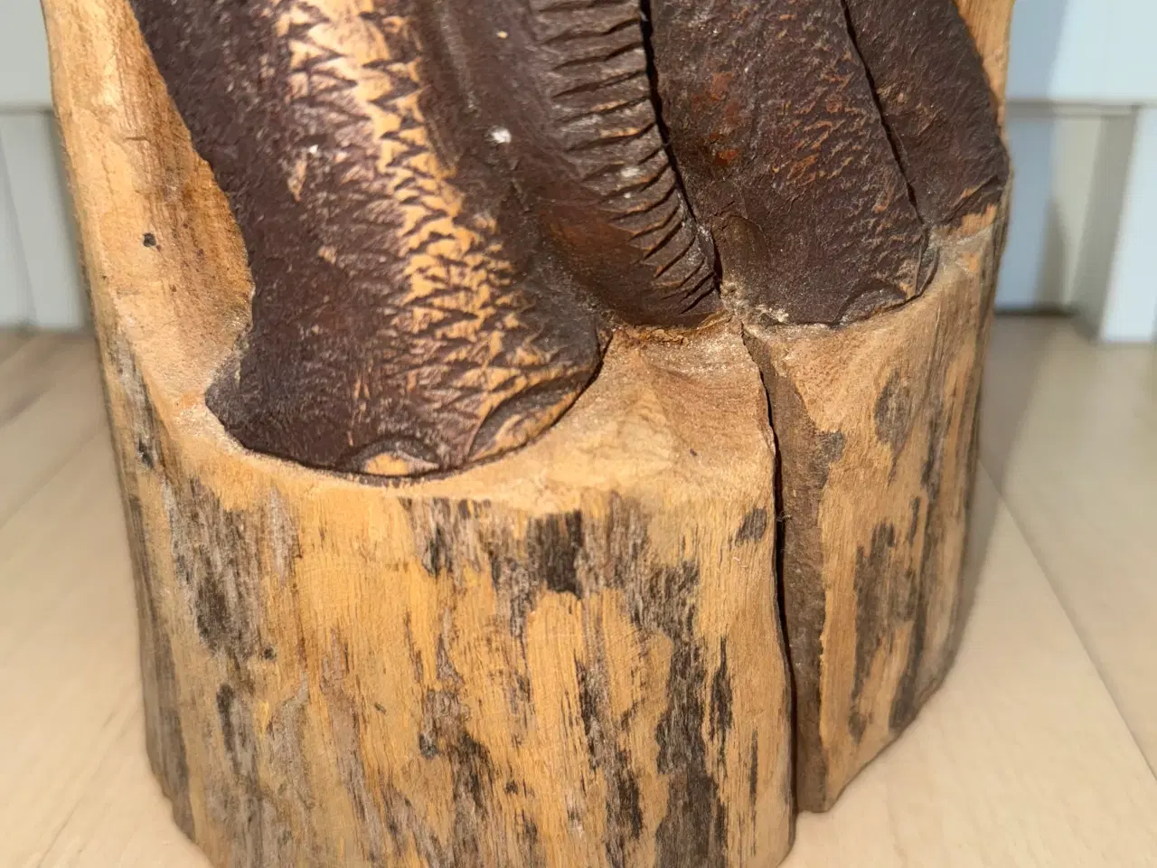 Billede 5 - Håndskåret træskulptur med elefanter – 45 cm høj