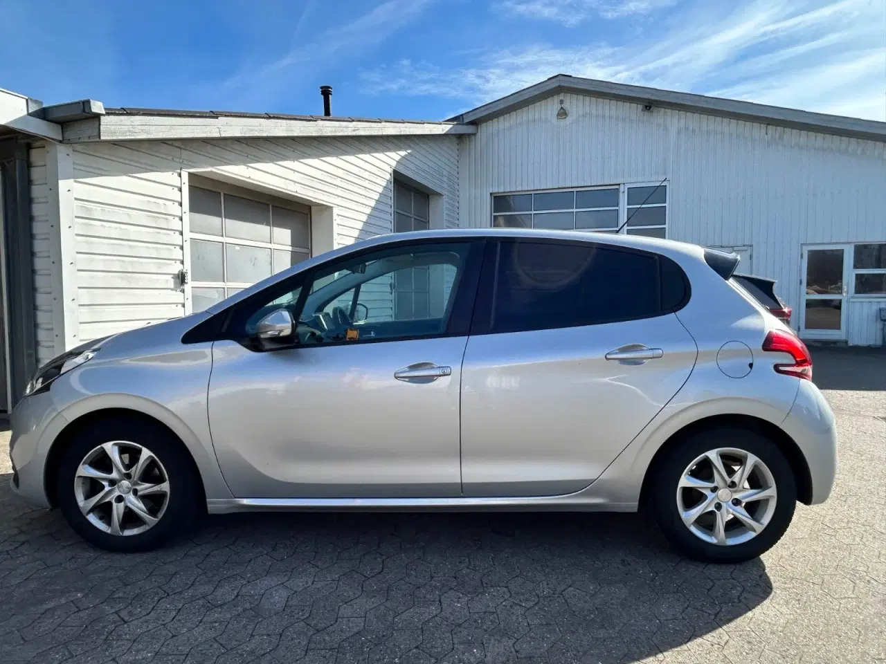Billede 2 - Peugeot 208 1,2 VTi 82 Allure Sky