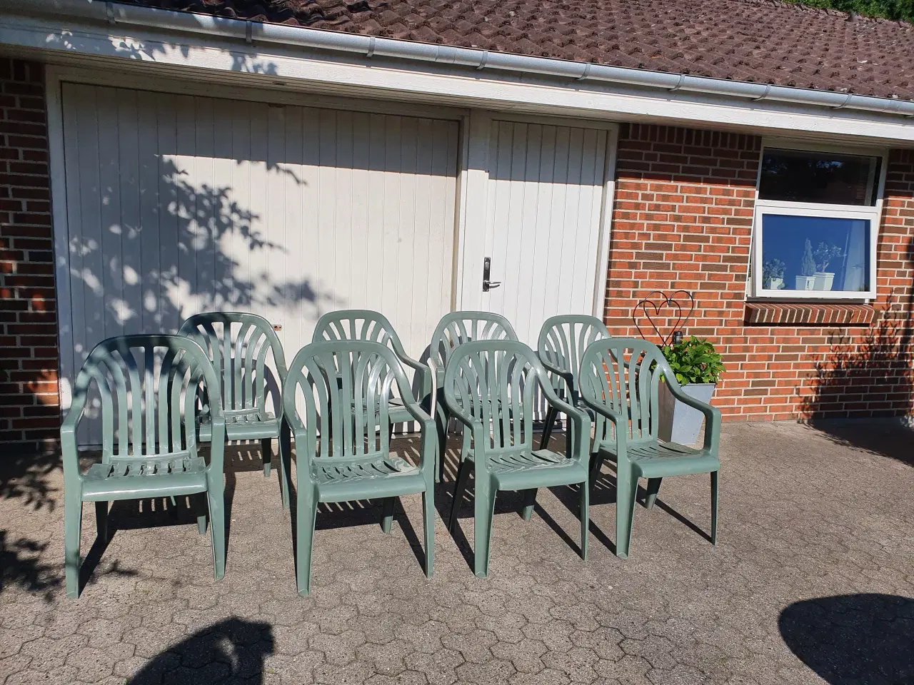 Billede 2 - Havebord m 8 stole (Ny pris)