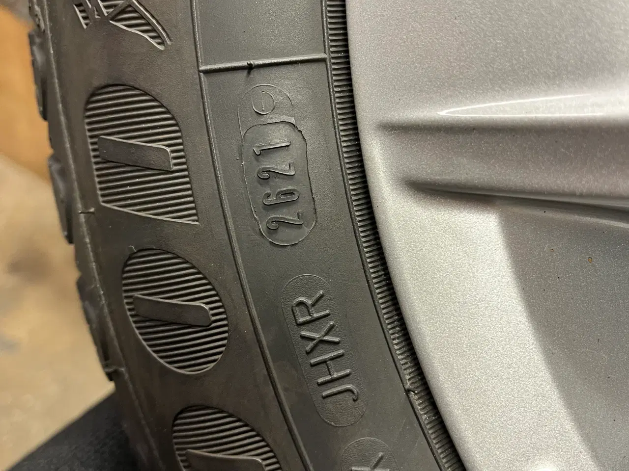 Billede 9 - Vw-Up fabriks nye alufælge med grove vinterdæk