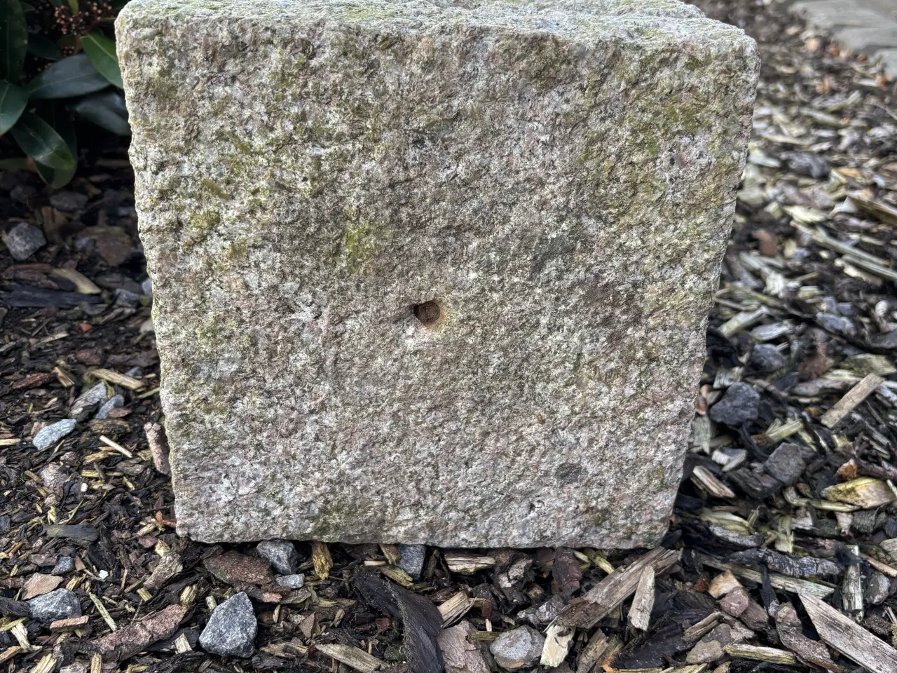 Billede 2 - Granit sokkel/fod